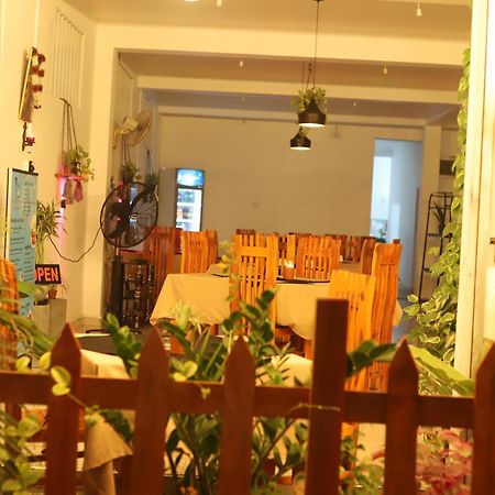 Hotel Royal Hub Kudapaduwa Esterno foto